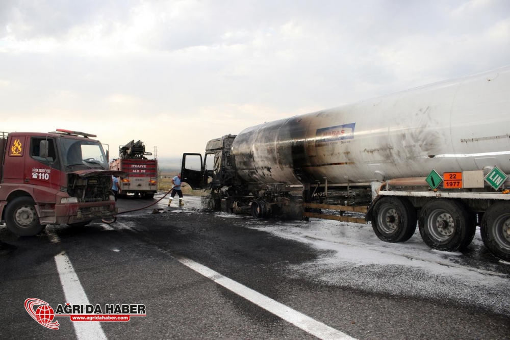 Tanker Şöförü Karakola Saldırıyı Önledi !