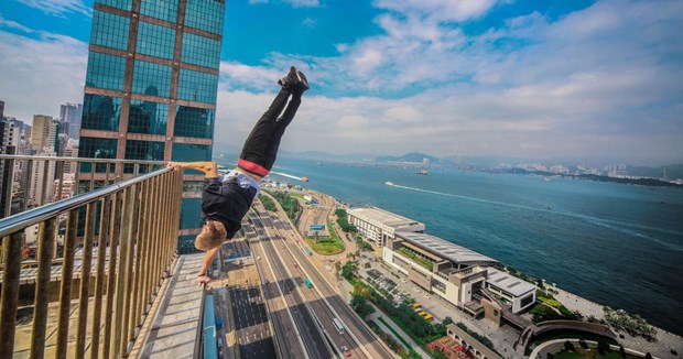 Selfie tutkunu ölüme meydan okuyor