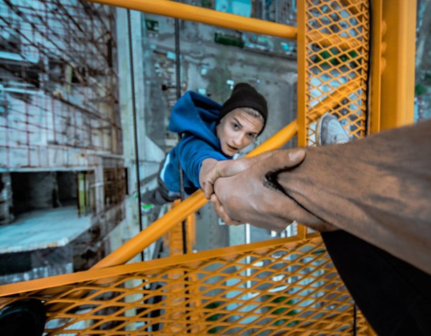 Selfie tutkunu ölüme meydan okuyor