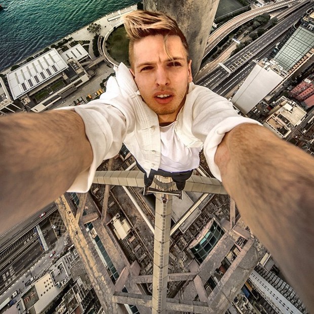 Selfie tutkunu ölüme meydan okuyor