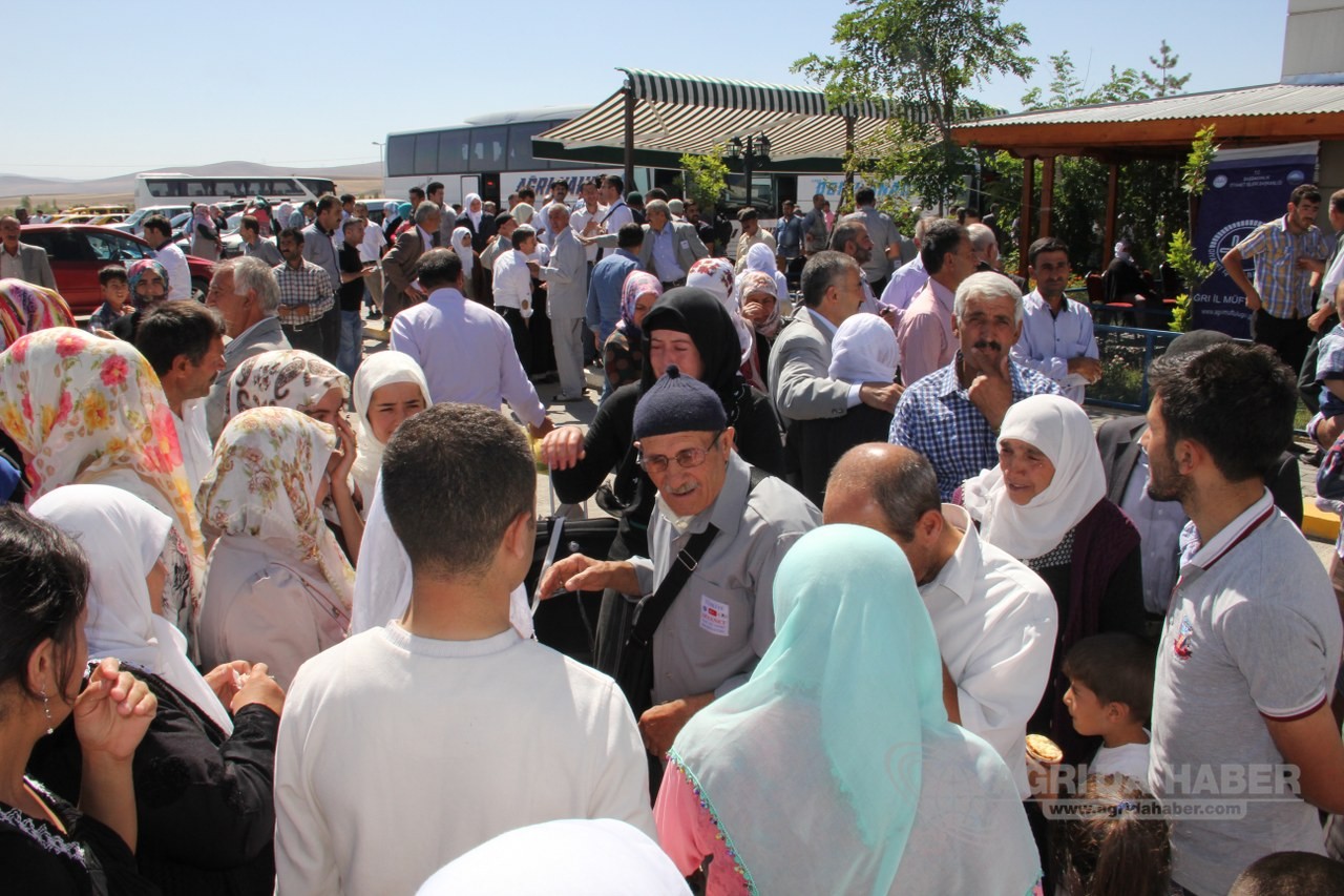 Ağrı'lı Hacılar Yola Çıktı