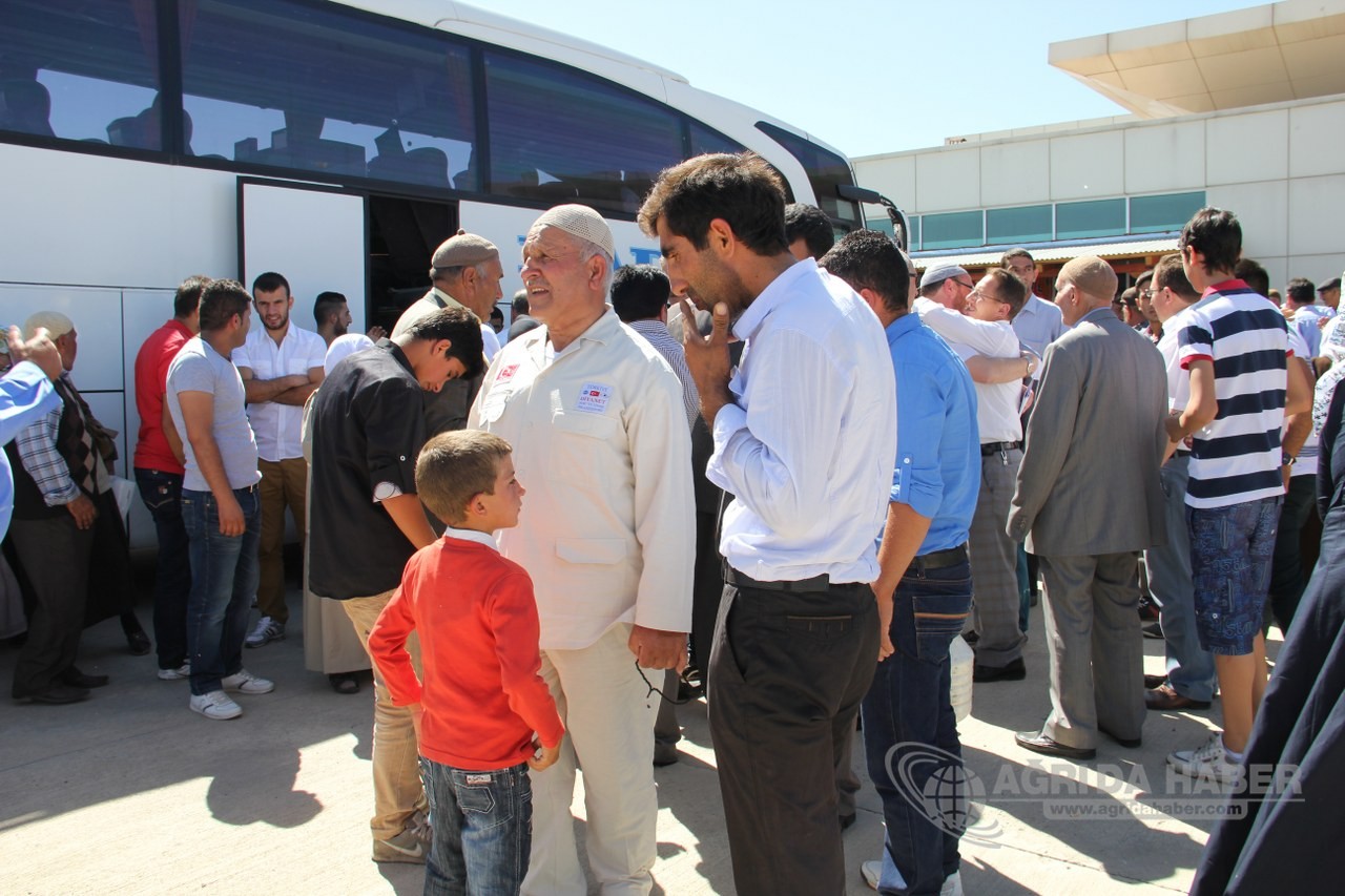 Ağrı'lı Hacılar Yola Çıktı