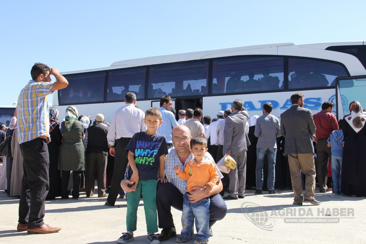 Ağrı'lı Hacılar Yola Çıktı