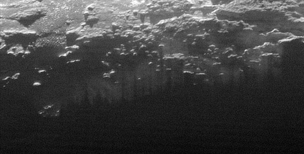 Plüton'dan yeni kareler