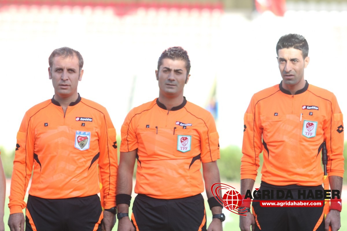 Ağrı Gençler birliği spor, İran'ın Maku kenti futbol takımını Maç Karele