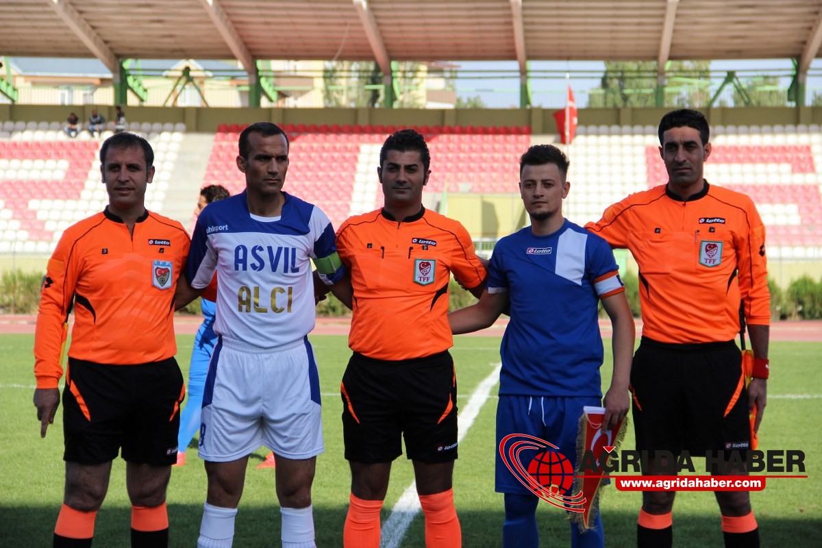 Ağrı Gençler birliği spor, İran'ın Maku kenti futbol takımını Maç Karele