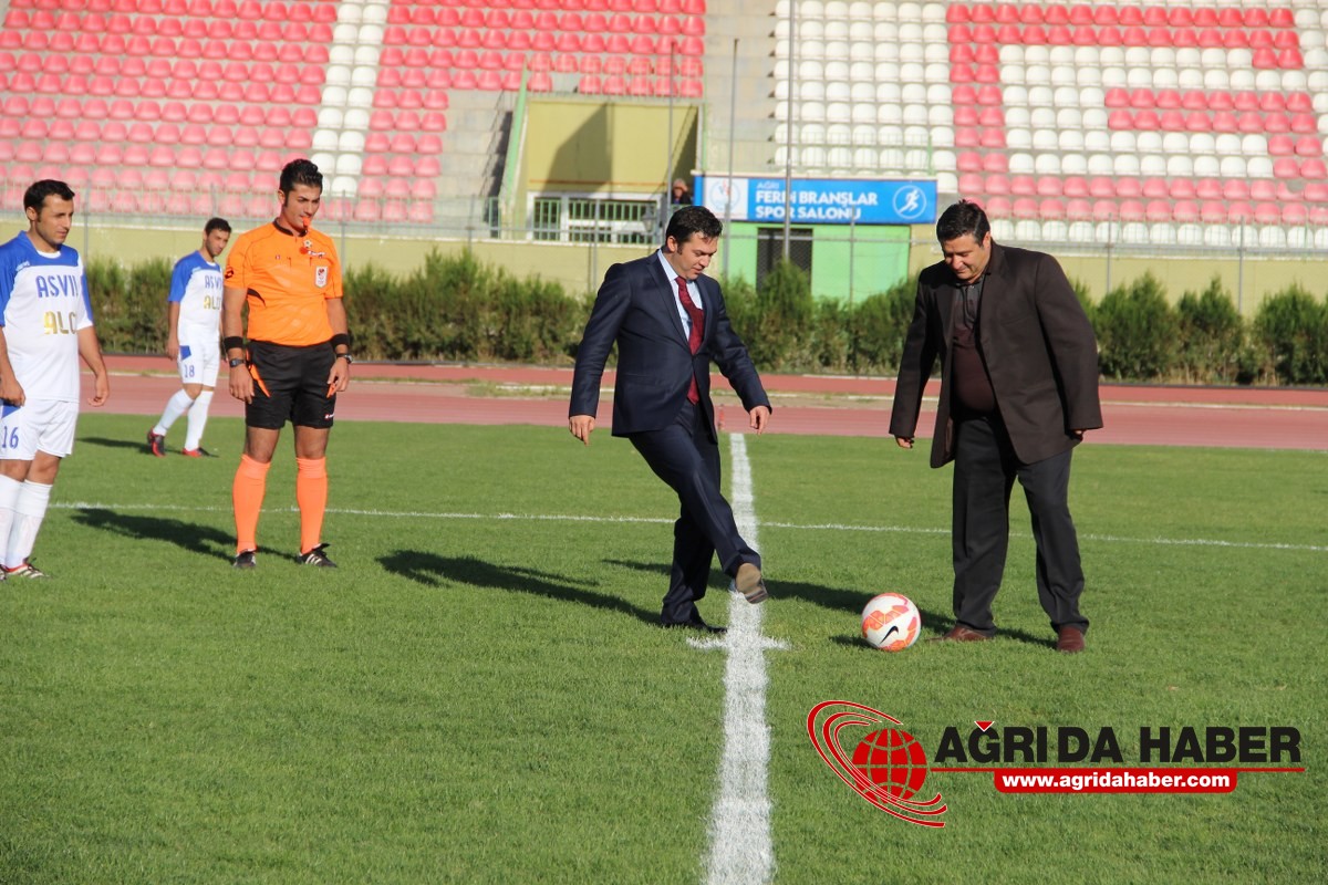 Ağrı Gençler birliği spor, İran'ın Maku kenti futbol takımını Maç Karele