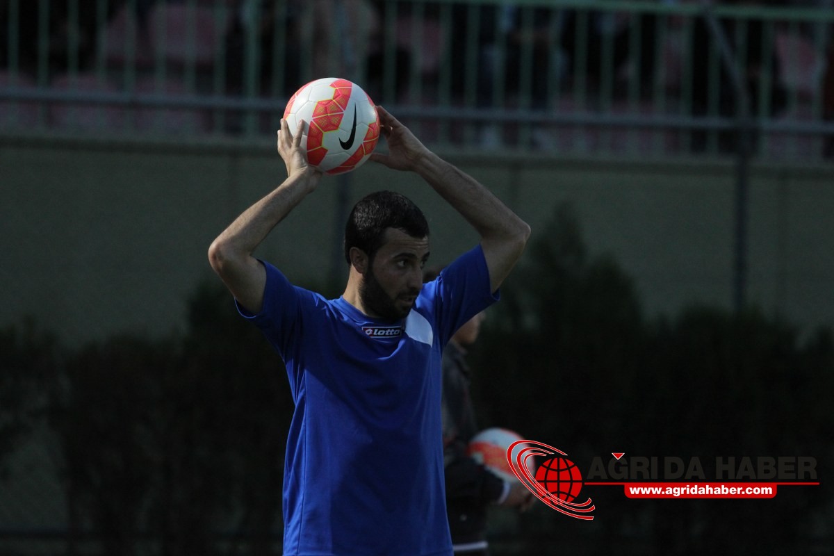 Ağrı Gençler birliği spor, İran'ın Maku kenti futbol takımını Maç Karele