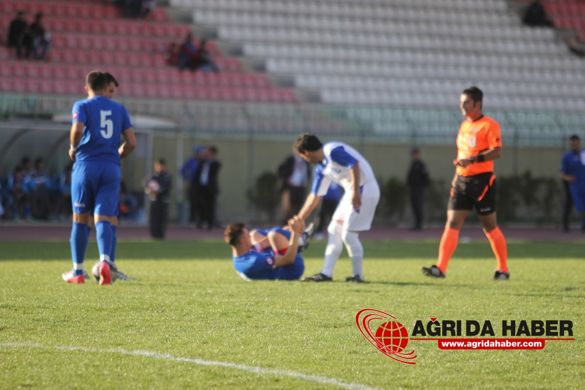 Ağrı Gençler birliği spor, İran'ın Maku kenti futbol takımını Maç Karele