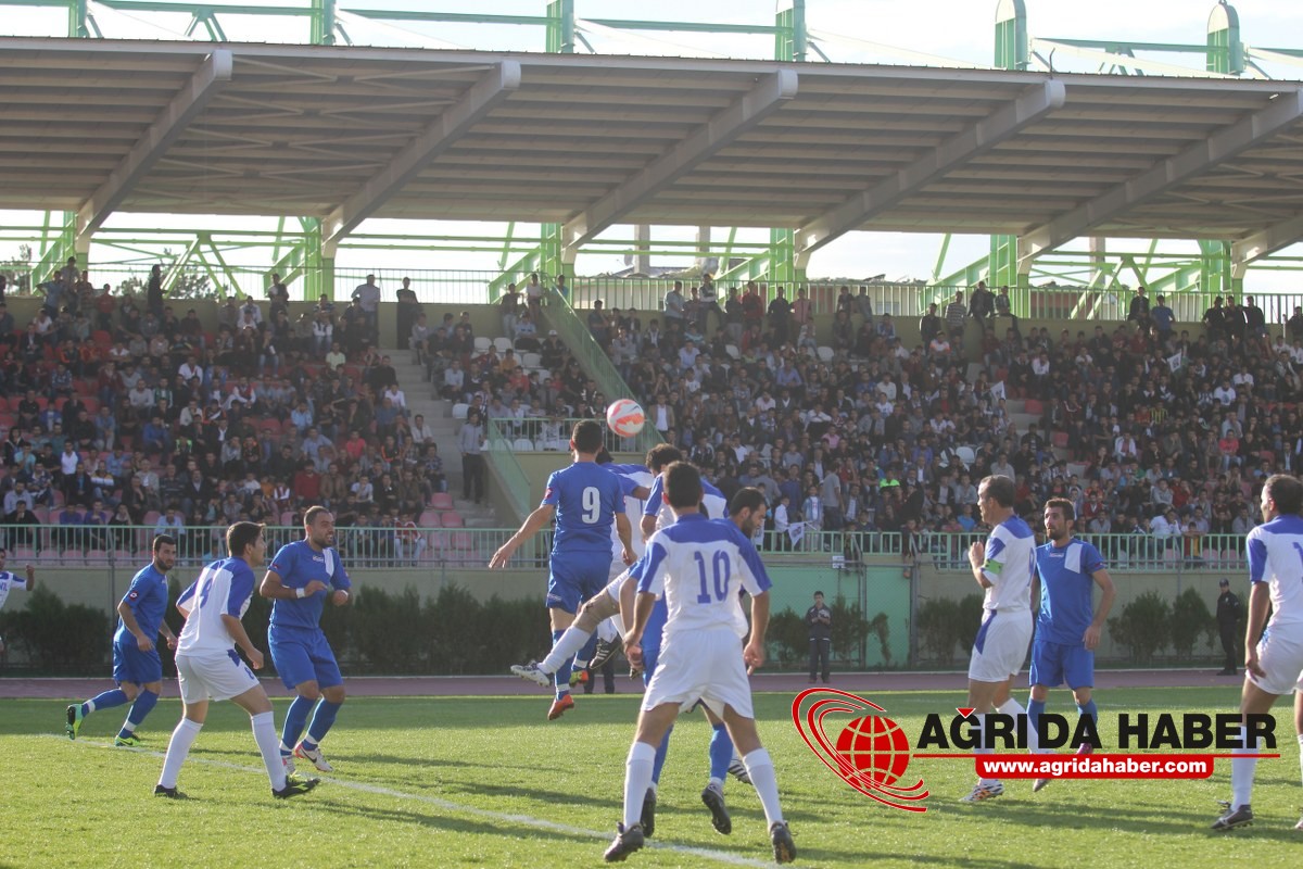 Ağrı Gençler birliği spor, İran'ın Maku kenti futbol takımını Maç Karele