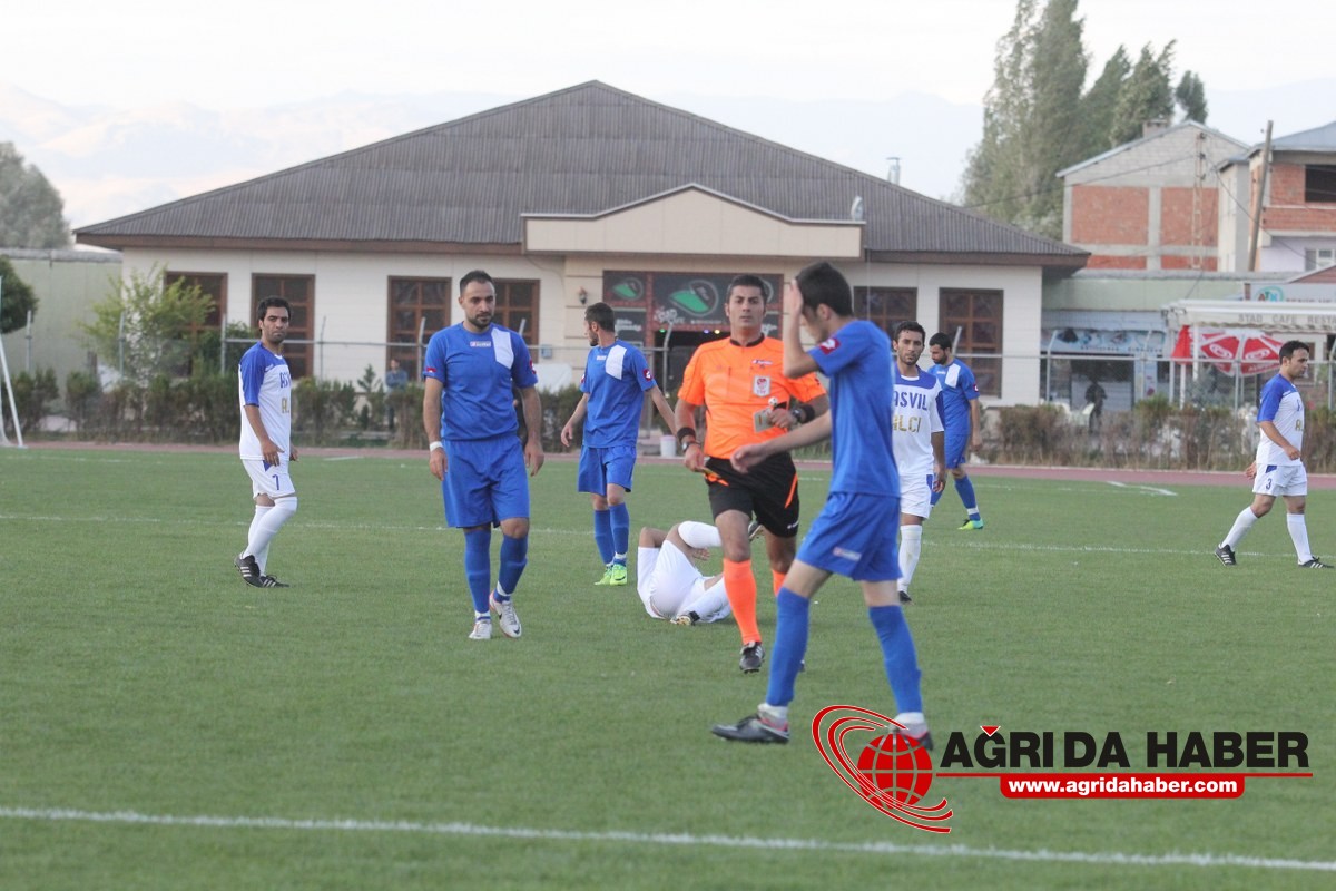 Ağrı Gençler birliği spor, İran'ın Maku kenti futbol takımını Maç Karele