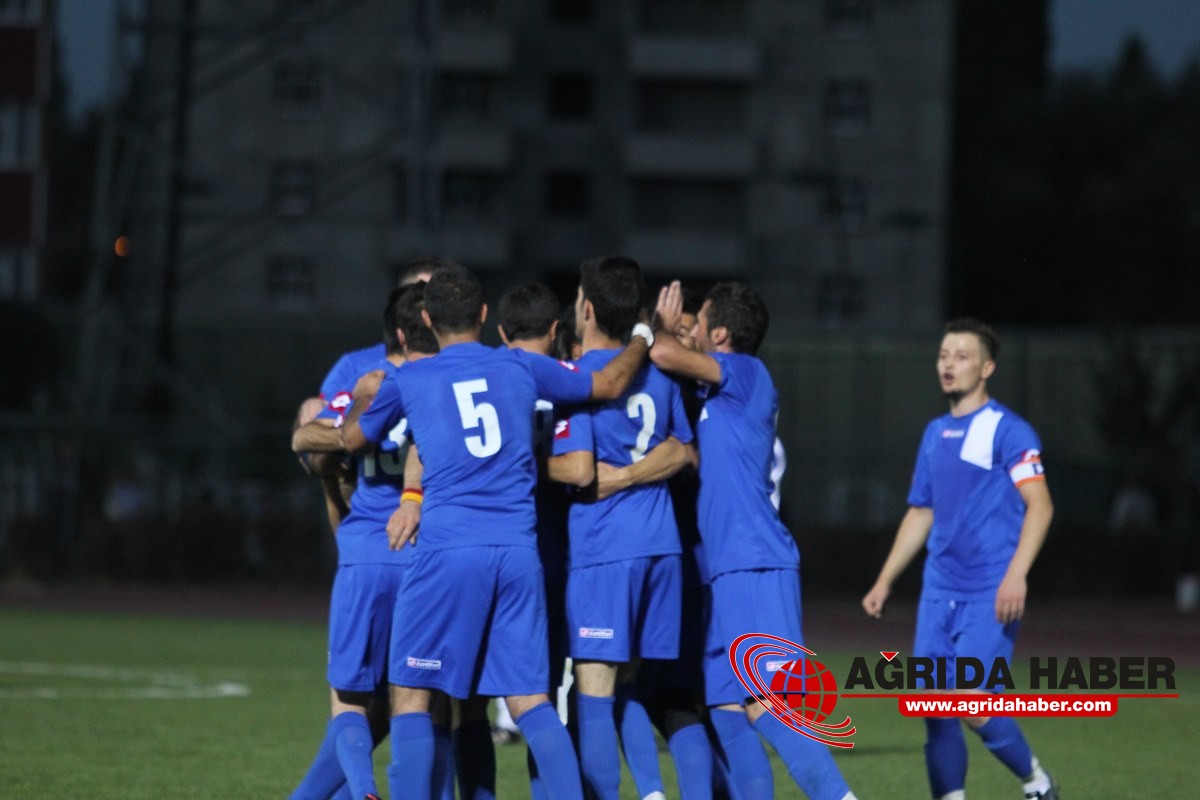 Ağrı Gençler birliği spor, İran'ın Maku kenti futbol takımını Maç Karele