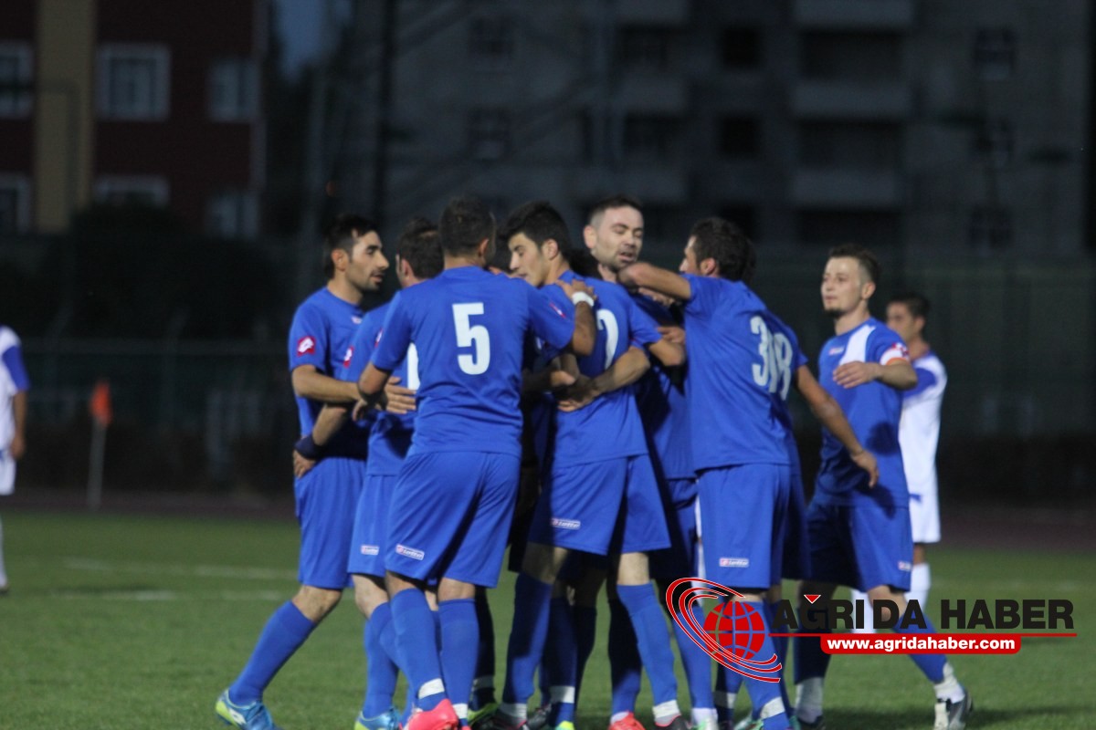 Ağrı Gençler birliği spor, İran'ın Maku kenti futbol takımını Maç Karele
