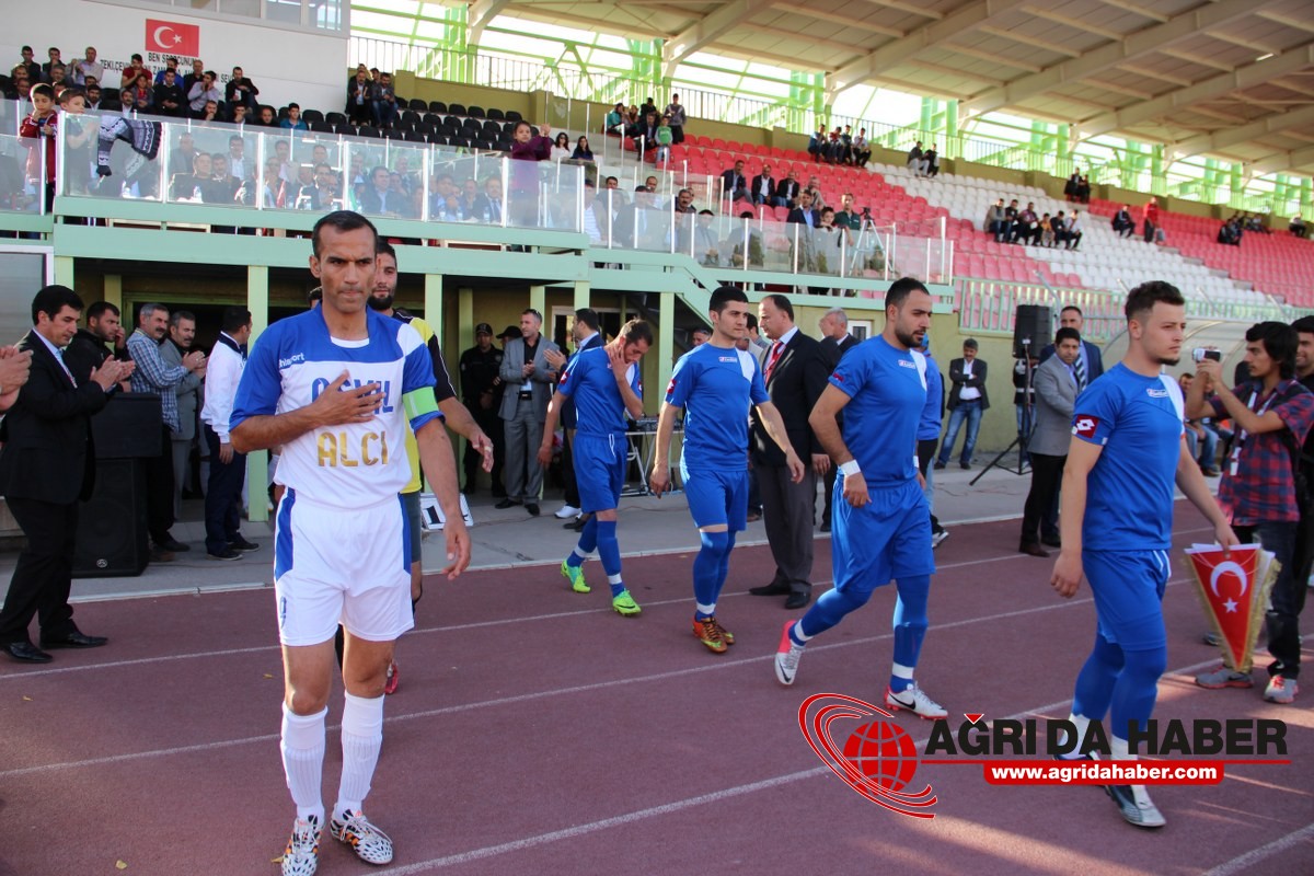 Ağrı Gençler birliği spor, İran'ın Maku kenti futbol takımını Maç Karele
