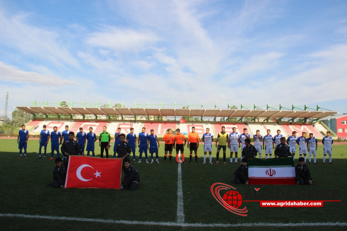Ağrı Gençler birliği spor, İran'ın Maku kenti futbol takımını Maç Karele