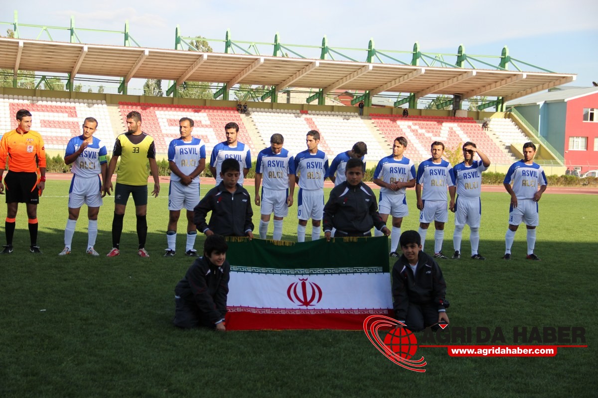 Ağrı Gençler birliği spor, İran'ın Maku kenti futbol takımını Maç Karele