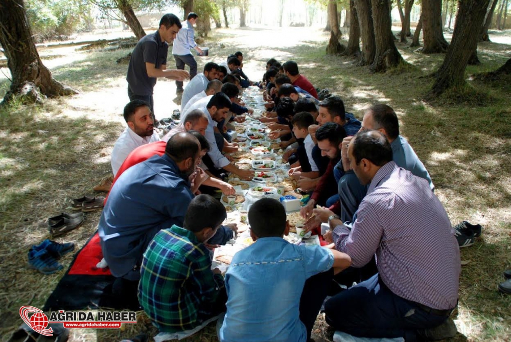 Ağrılı Risale-i Nur talebeleri 'Hor Hor Medresesi'nde