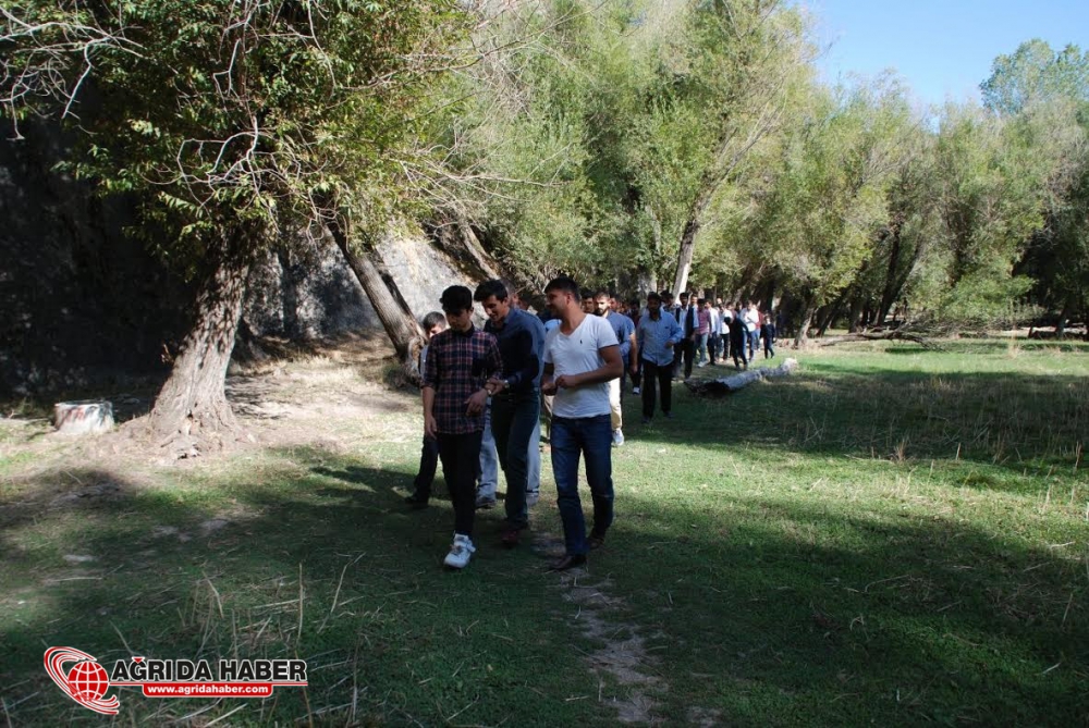 Ağrılı Risale-i Nur talebeleri 'Hor Hor Medresesi'nde