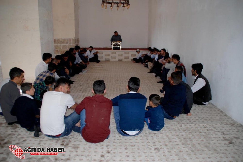 Ağrılı Risale-i Nur talebeleri 'Hor Hor Medresesi'nde