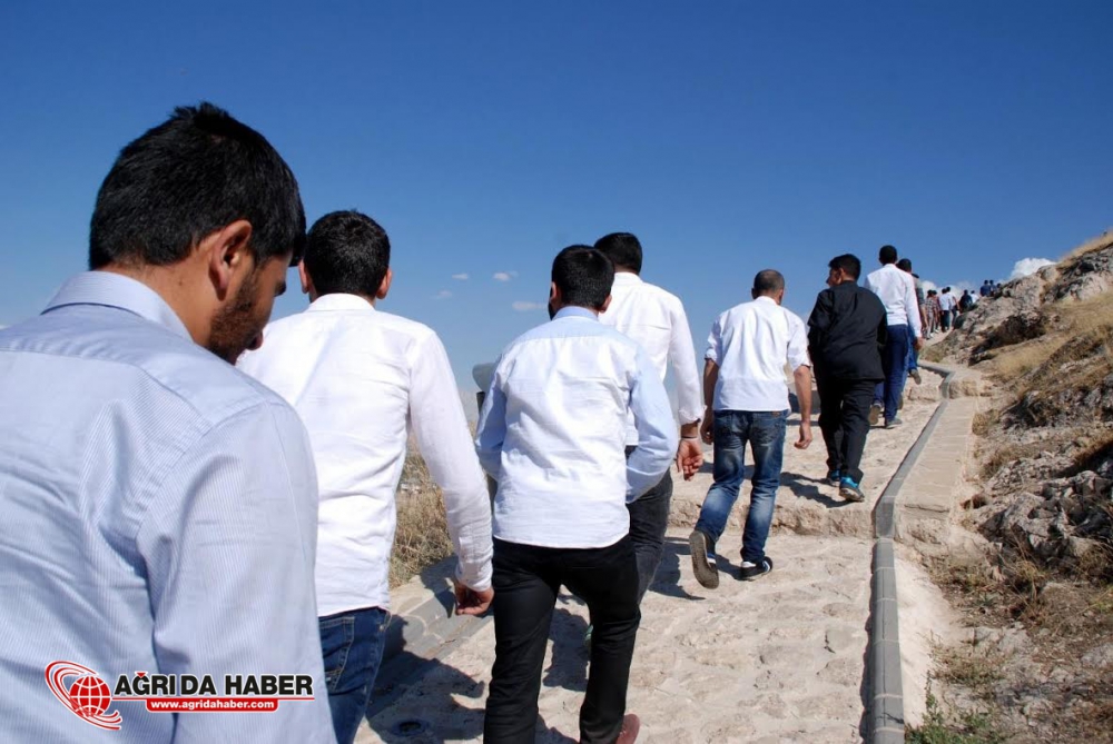 Ağrılı Risale-i Nur talebeleri 'Hor Hor Medresesi'nde