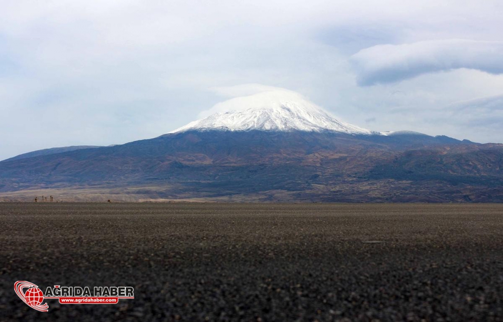 Ağrı'ya Yılın İlk Karı Yağdı !