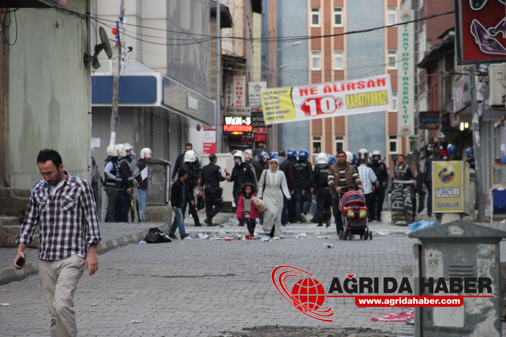 Ağrı'da Kobani Protestosu