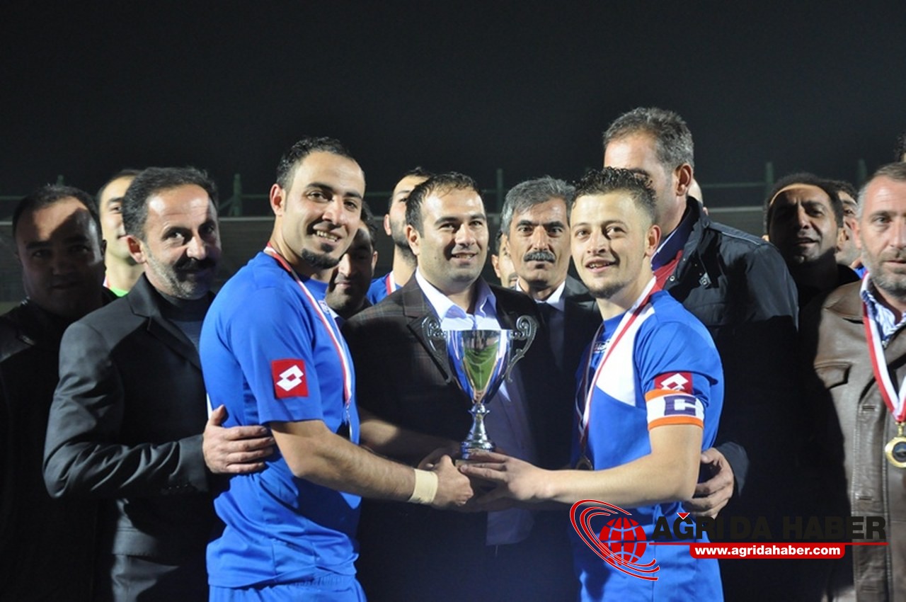 Konfederasyon Kupası Ağrı Gençlerbirliği Spor'un Oldu