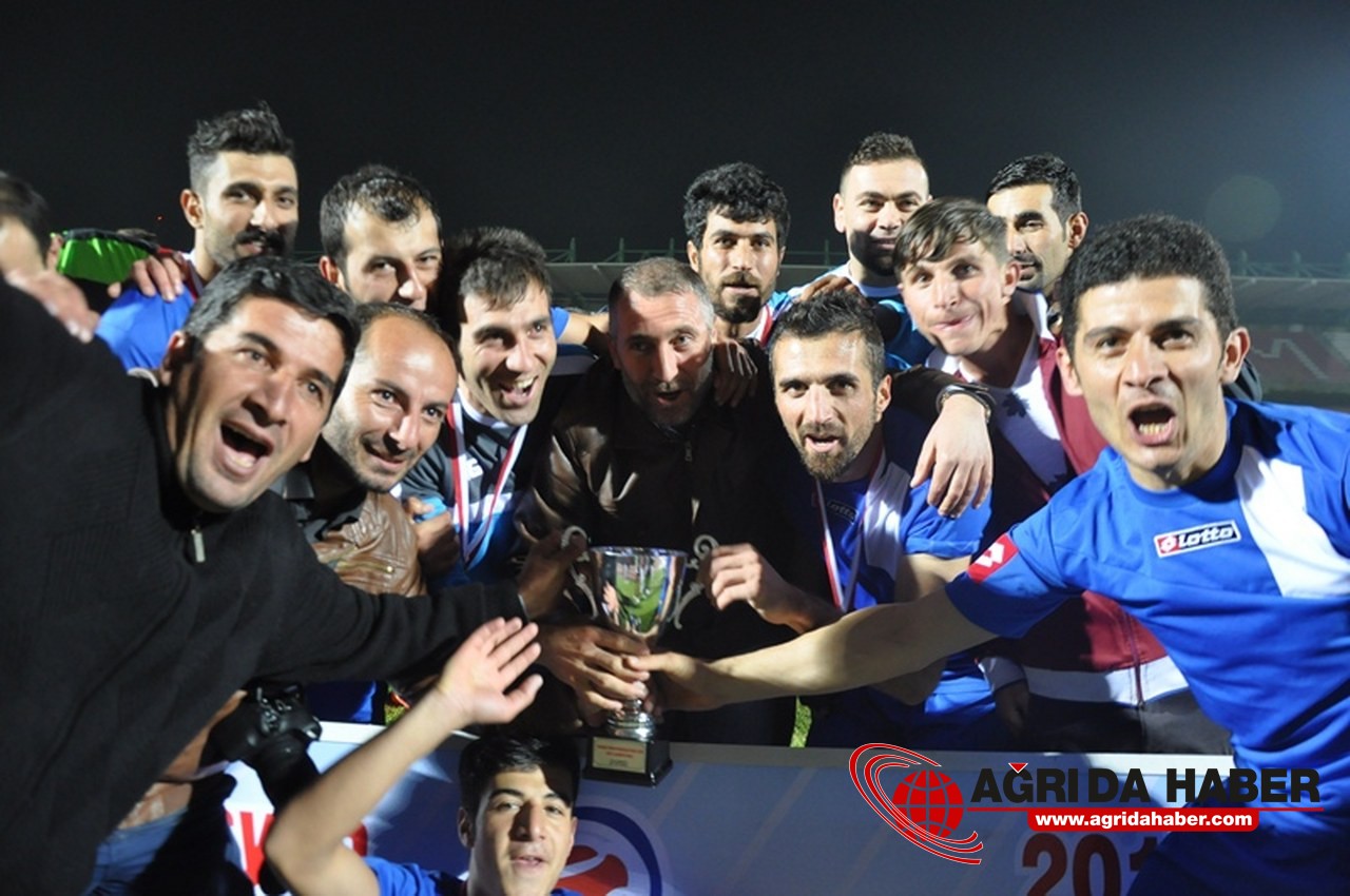 Konfederasyon Kupası Ağrı Gençlerbirliği Spor'un Oldu