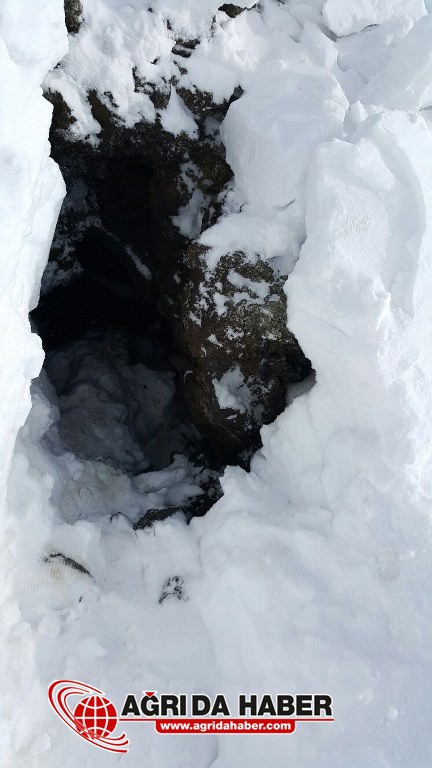 Ağrı Tendürek'te PKK Darbe 2 Mağara Dolusu Mühimmat İmha Edildi