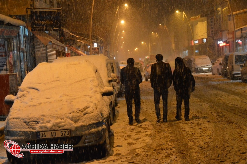 Ağrı'da Kar Yağışı Foto Galeri