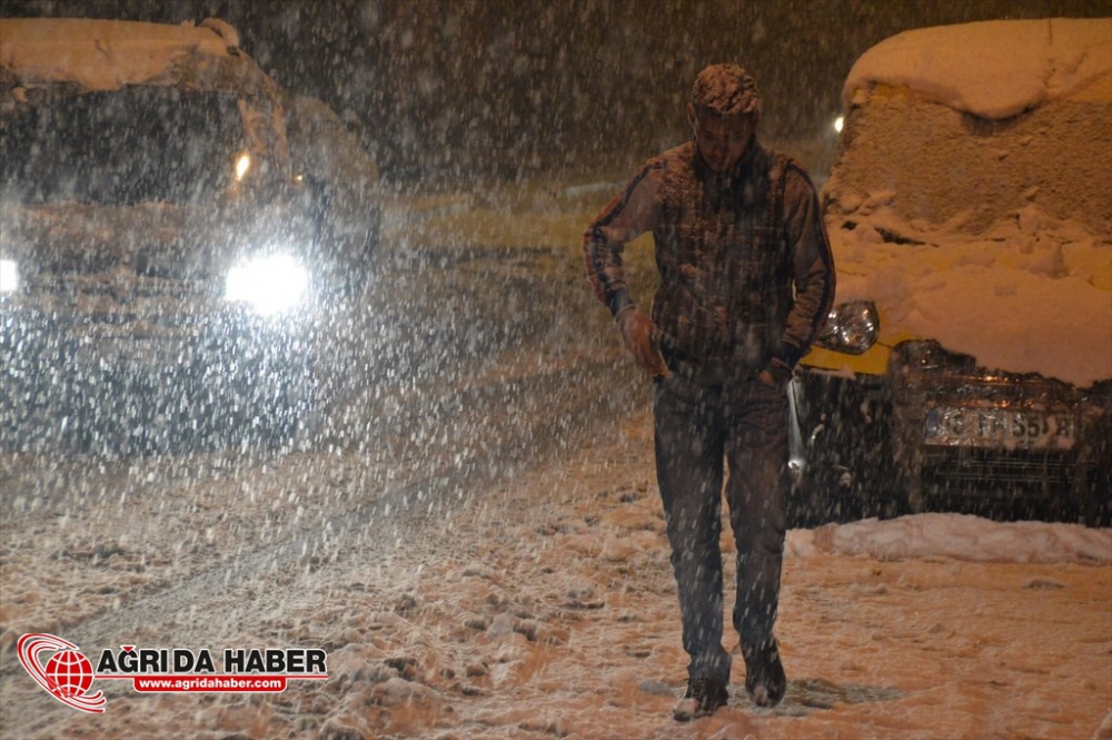 Ağrı'da Kar Yağışı Foto Galeri