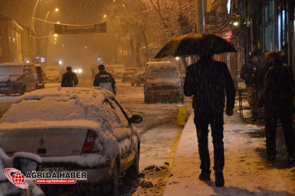 Ağrı'da Kar Yağışı Foto Galeri