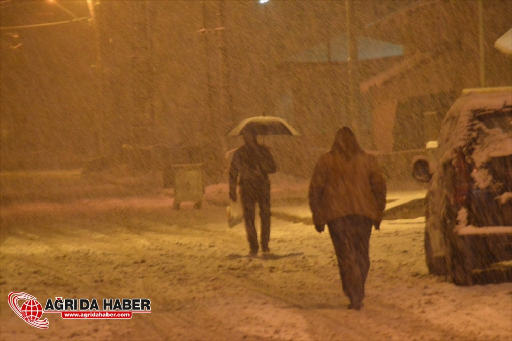 Ağrı'da Kar Yağışı Foto Galeri