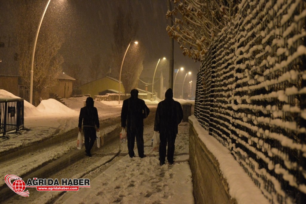 Ağrı'da Kar Yağışı Foto Galeri