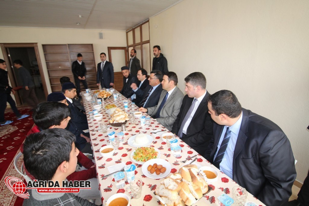 Ağrı Valisi Musa Işın Doğubayazıt İlçesinde Çeşitli Ziyaretlerde Bulundu