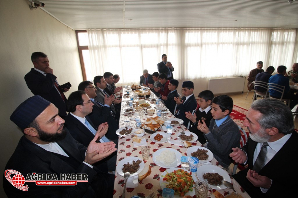 Ağrı Valisi Musa Işın Doğubayazıt İlçesinde Çeşitli Ziyaretlerde Bulundu