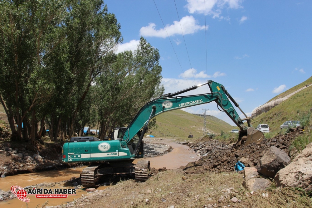Ağrı'nın Hamur İlçesinde Yaşanan Sel Sonrası İlk Kareler