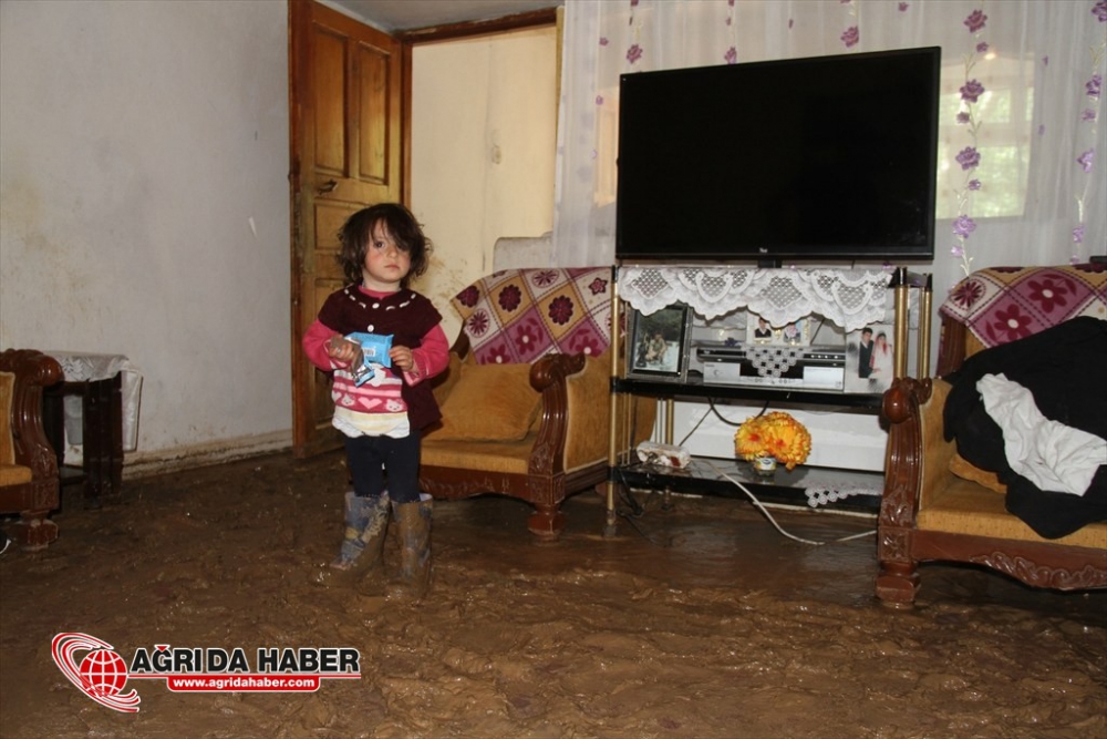 Ağrı'nın Hamur İlçesinde Yaşanan Sel Sonrası İlk Kareler