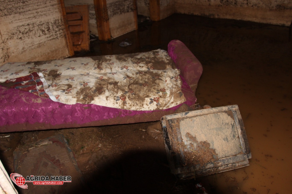 Ağrı'nın Hamur İlçesinde Yaşanan Sel Sonrası İlk Kareler