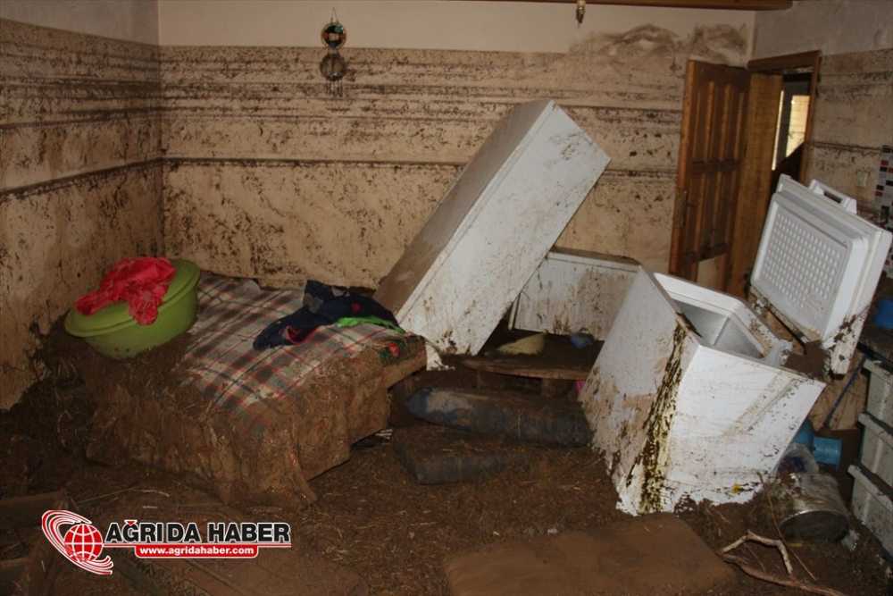 Ağrı'nın Hamur İlçesinde Yaşanan Sel Sonrası İlk Kareler