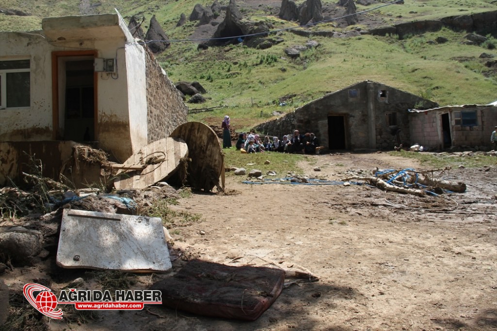 Ağrı'nın Hamur İlçesinde Yaşanan Sel Sonrası İlk Kareler