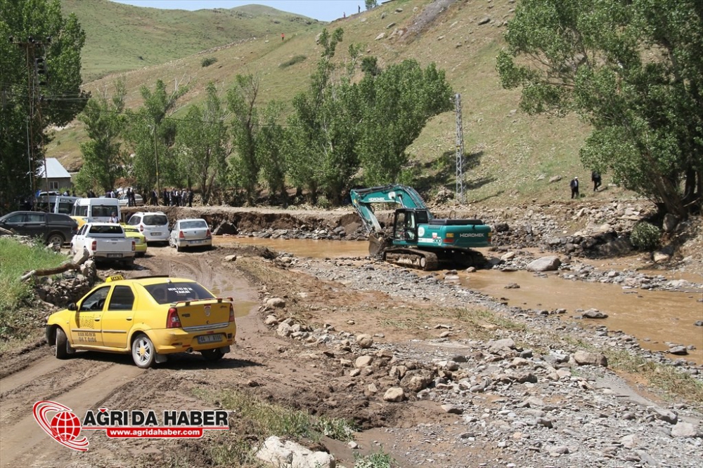 Ağrı'nın Hamur İlçesinde Yaşanan Sel Sonrası İlk Kareler