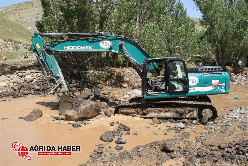 Ağrı'nın Hamur İlçesinde Yaşanan Sel Sonrası İlk Kareler
