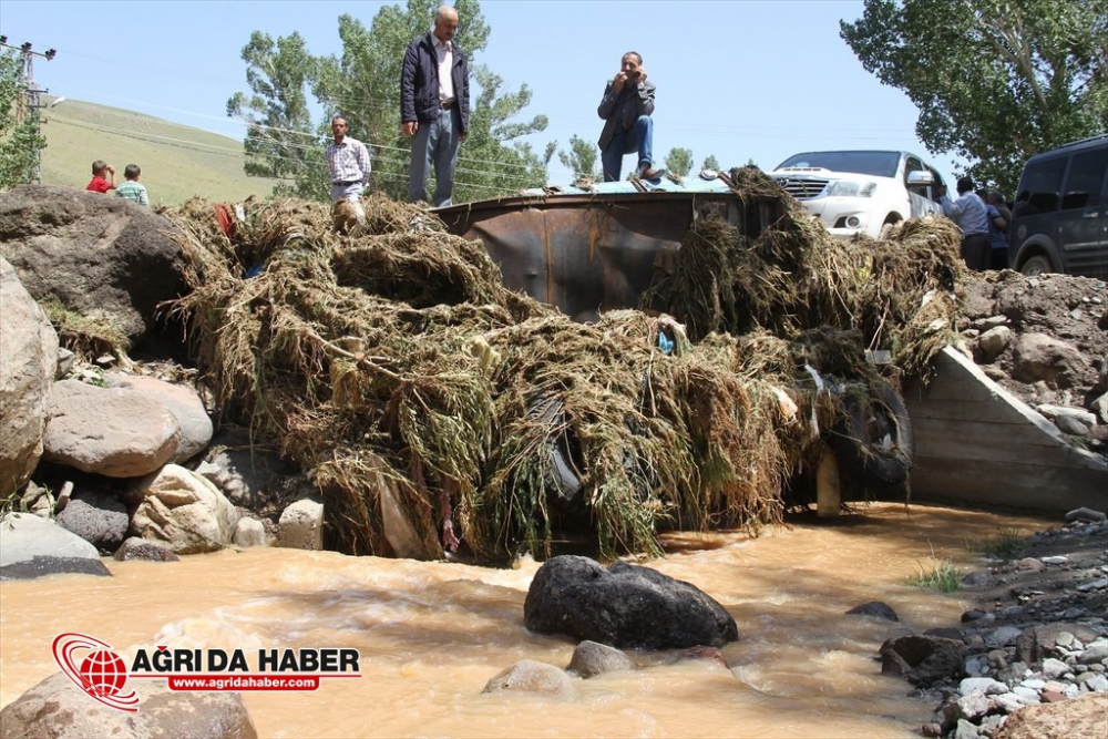 Ağrı'nın Hamur İlçesinde Yaşanan Sel Sonrası İlk Kareler