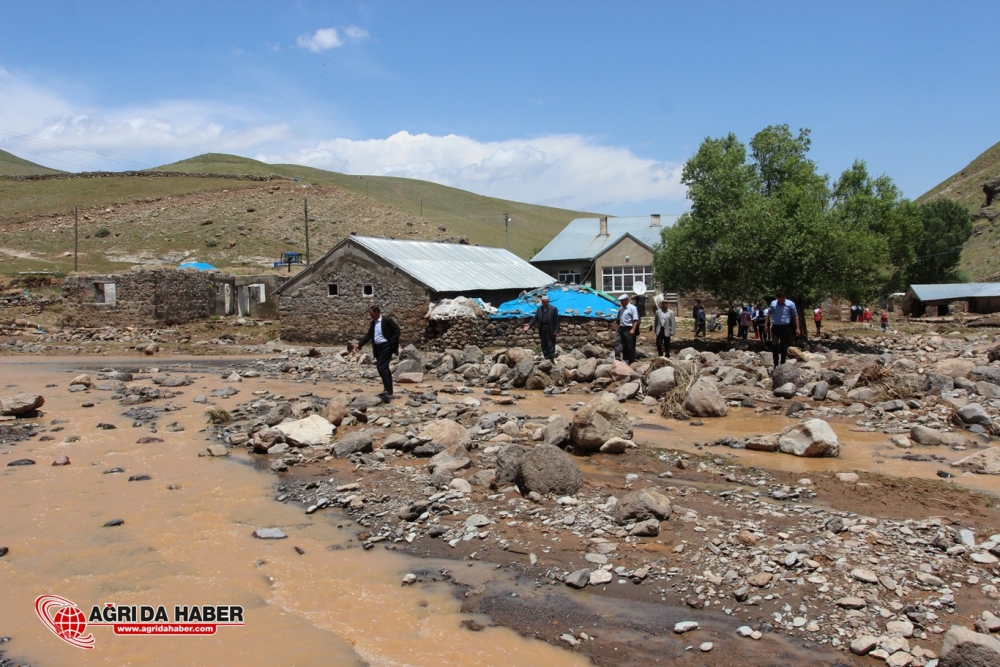 Ağrı'nın Hamur İlçesinde Yaşanan Sel Sonrası İlk Kareler
