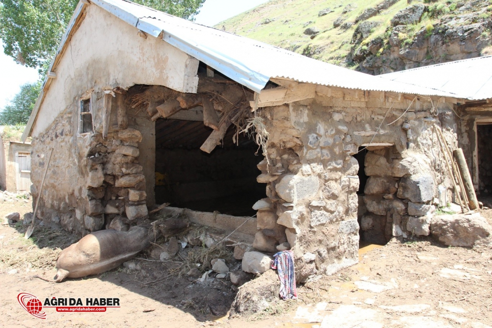 Ağrı'nın Hamur İlçesinde Yaşanan Sel Sonrası İlk Kareler