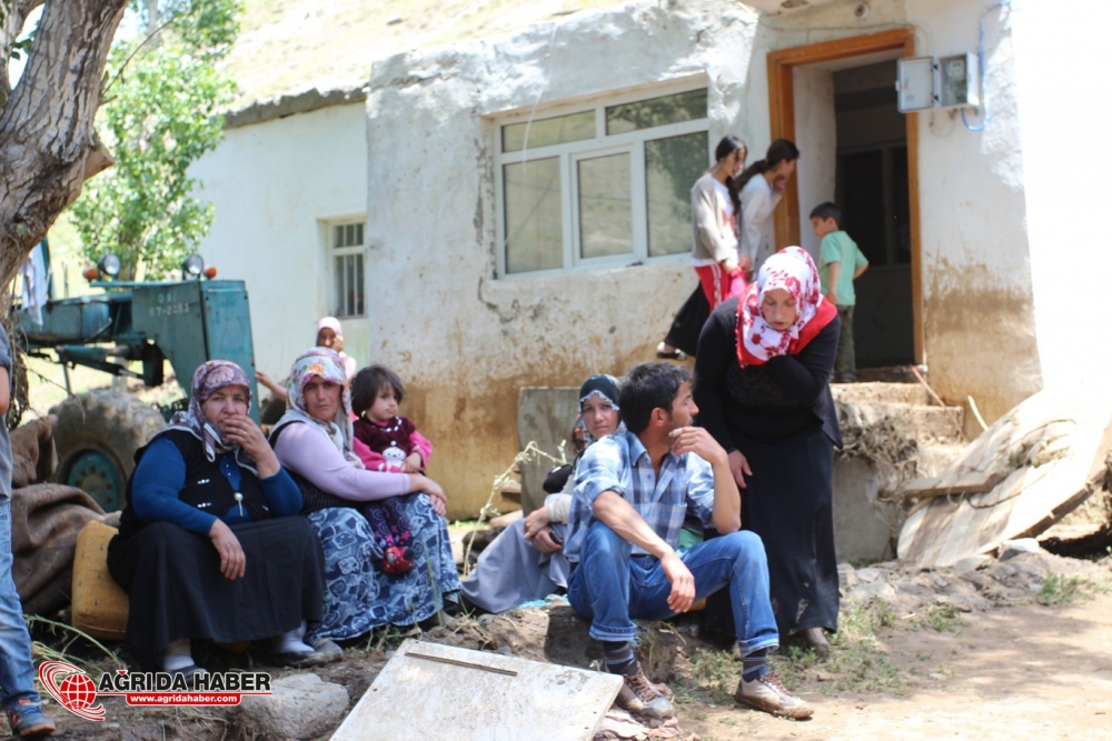 Ağrı'nın Hamur İlçesinde Yaşanan Sel Sonrası İlk Kareler