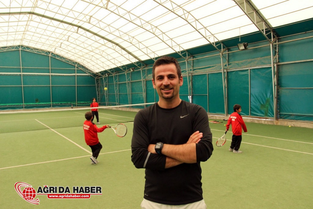 Ağrı'lı Minik Tenisçiler Milli Takımda Oynamak İçin Çalışıyorlar