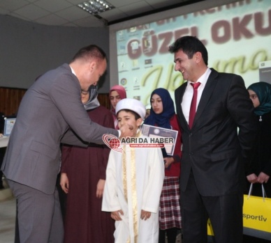 Ağrı İmam-Hatip Ortaokulları Arası Hafızlık Ve Kur'an-ı Kerim'i Yüzünden Güzel Okuma Yarışmaları