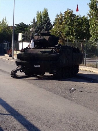 Fotoğraflarla FETÖ'nün Askerlerinin 15-16 Temmuz 2016 Darbe Girişimi